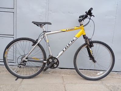 Trek 3700